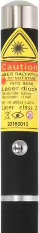 Starlight M1 – gros plan sur l’étiquette d’avertissement avec la classe laser